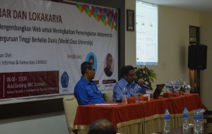 FGD pada Seminar dan Lokakarya Pengembangan Web Unimus 2015