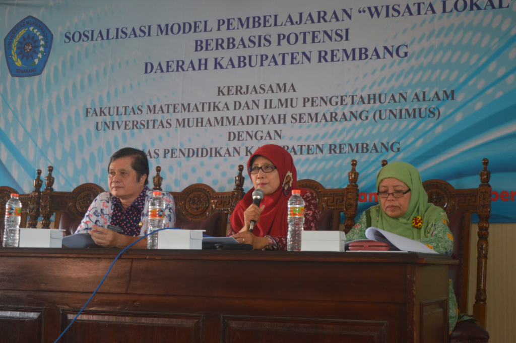 Kepala Dinas Kabupaten Rembang, Bapak. Drs. Nur Effendi, M.Pd, Ibu Dr. Eny Winaryati, M.Pd.,  dan Dr. Sri Haryani, M.Si 