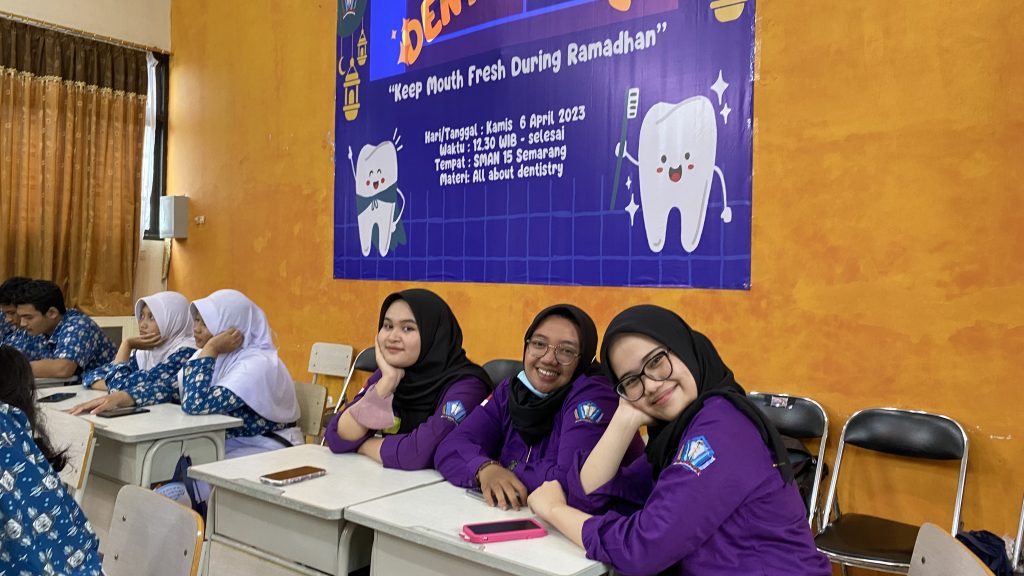 Edukasi Jaga Kesehatan Gigi Saat Puasa Bem Fkg Unimus Gelar Dentshool