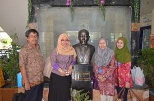 Tim FKG Unimus di Rusah Sakit Gigi dan Mulut  Pendidikan FKG UGM