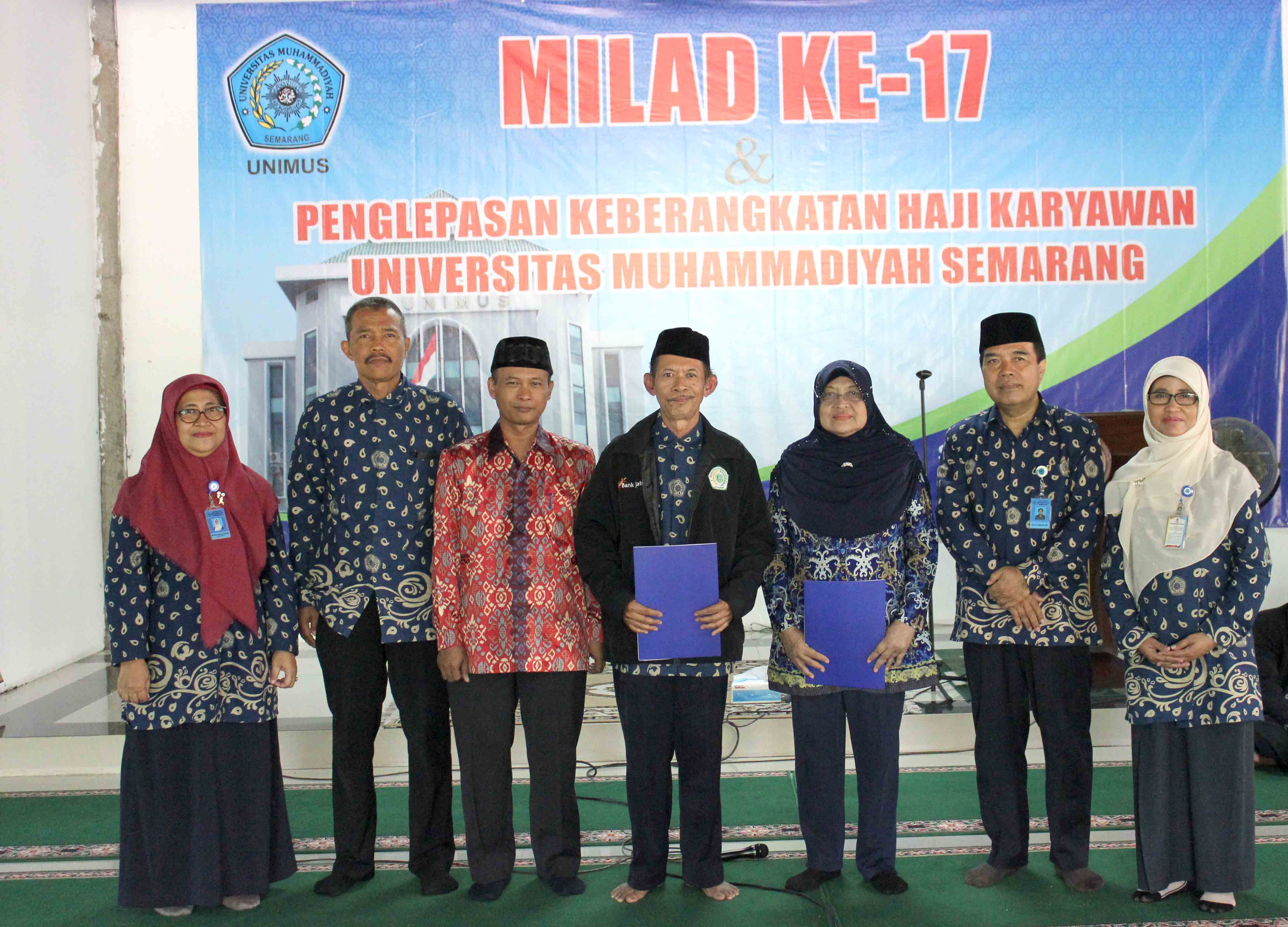 Penyerahan SK purna tugas