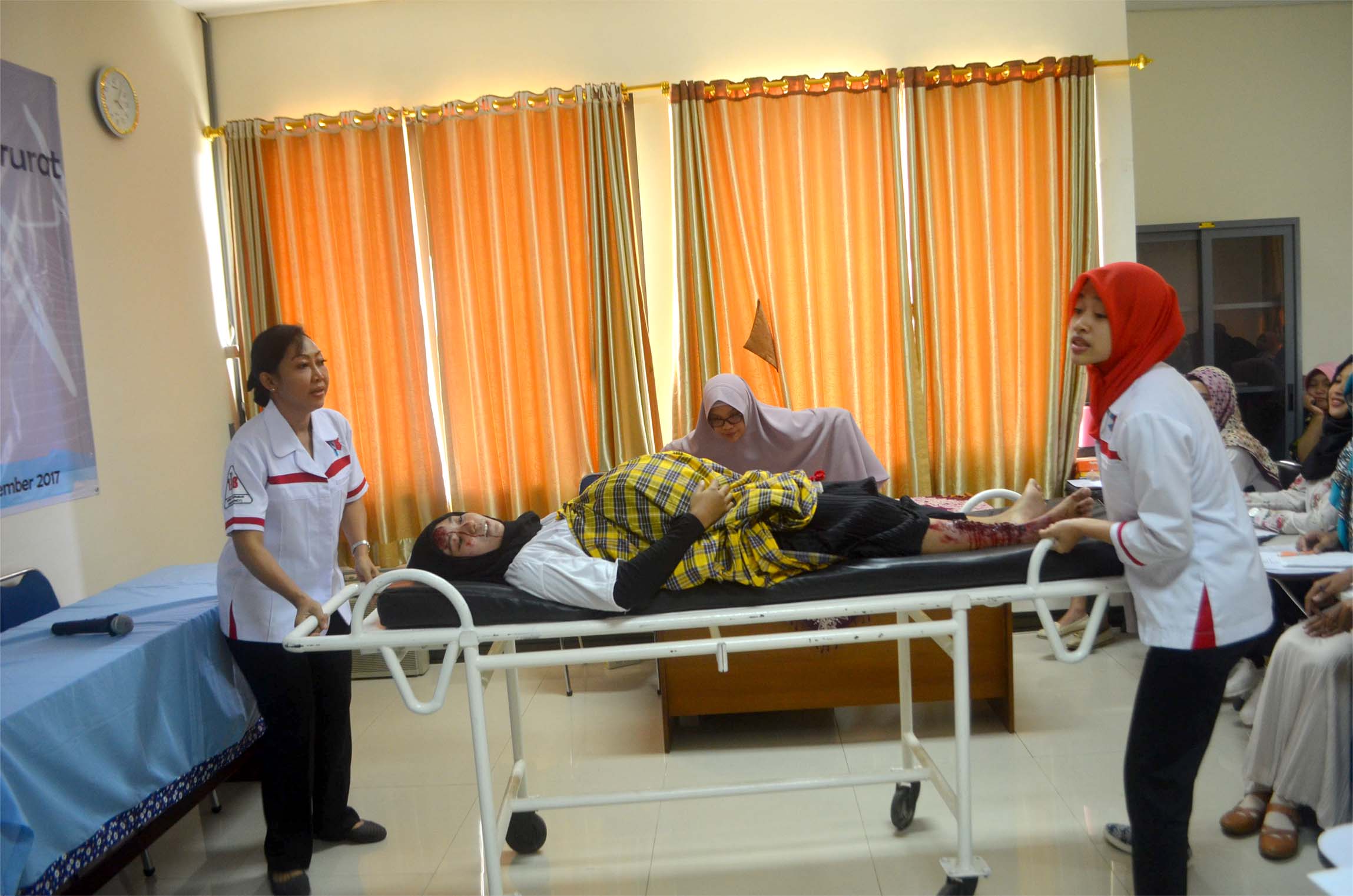Read more about the article Prodi Kebidanan Unimus Selenggarakan Pelatihan Midwifery Emergency Course