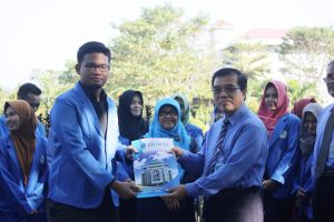 Read more about the article Rektor Lepas 47 Mahasiswa FKG Ikuti “International Student Mobility” Ke Malaysia