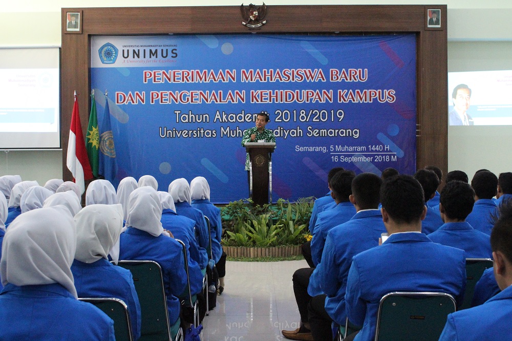 Read more about the article Rektor Buka Orientasi Mahasiswa Baru S1 Reguler Kelas Karyawan