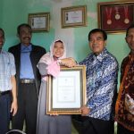 Rektor Unimus Kunjungi  Atlet Internasional Aries Susanti Rahayu