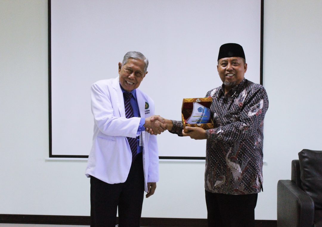 Read more about the article Awali Hari Pertama Di Gedung Baru, FK Unimus Gelar Kuliah Umum