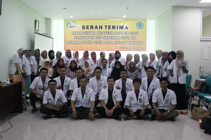 Read more about the article Serah Terima Mahasiswa Program Studi Profesi Kedokteran Gigi Unimus ke RSGM