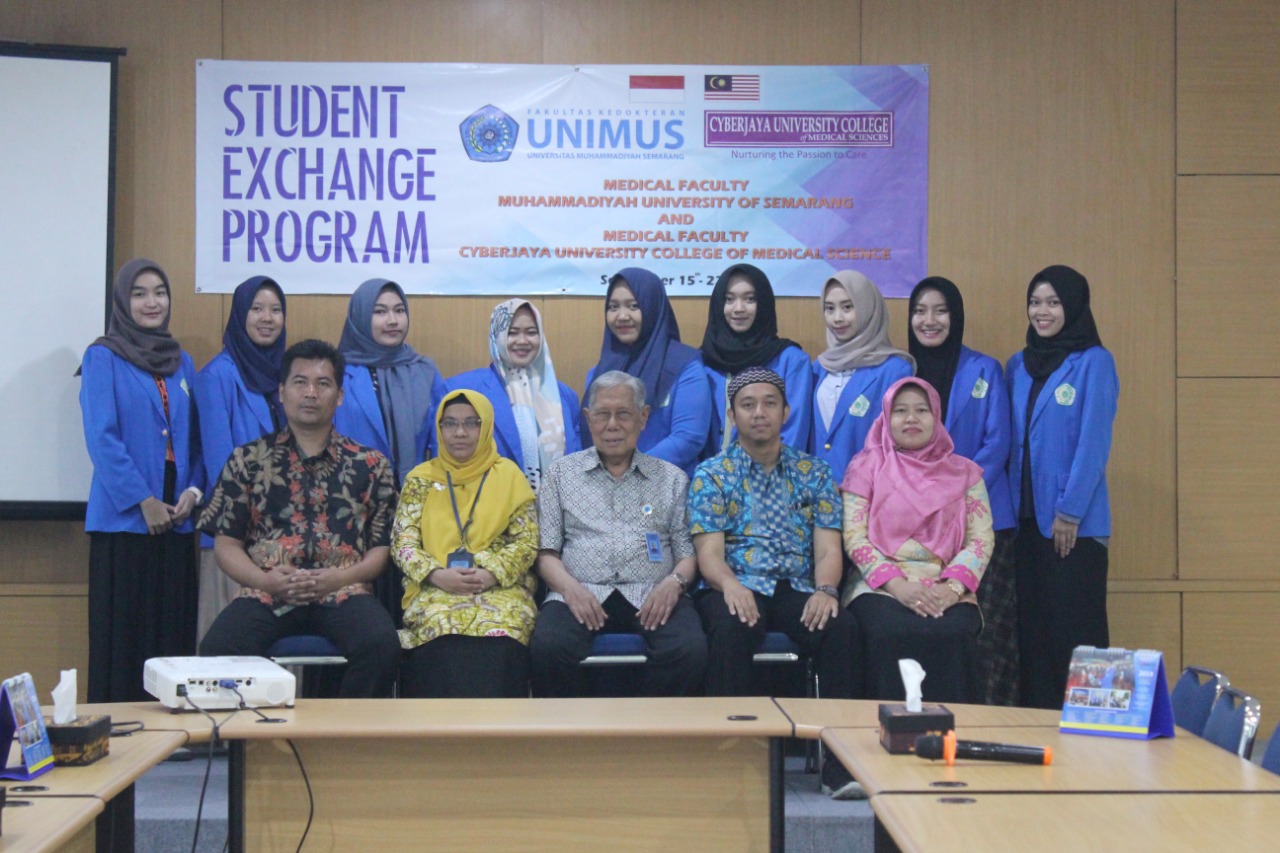 Read more about the article Sepuluh Mahasiswi FK Ikuti Student Exchange di Malaysia