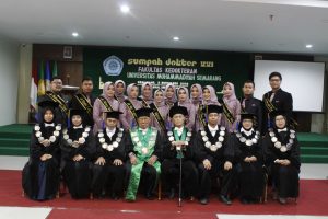 Read more about the article FK Unimus Ambil Sumpah 14 Dokter Baru