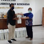 Fikkes Unimus Bagikan Takjil Gratis Bagi Mahasiswa Terdampak Covid 19