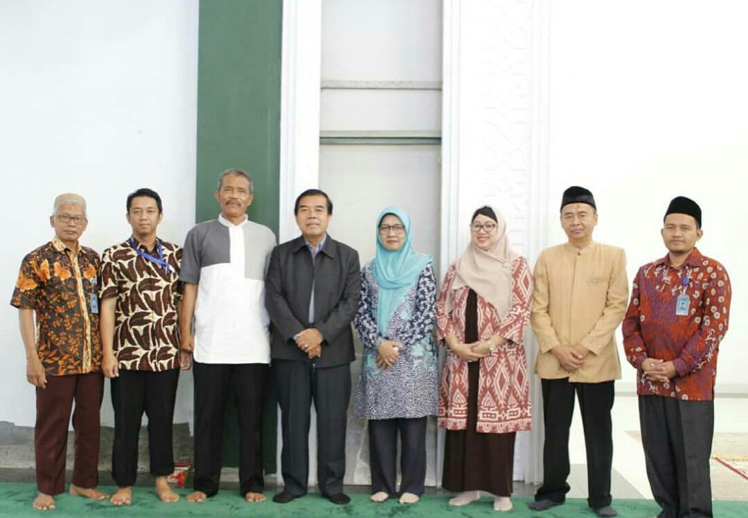 Read more about the article Pengajian dan Penglepasan Jamaah Calon Haji Karyawan Unimus