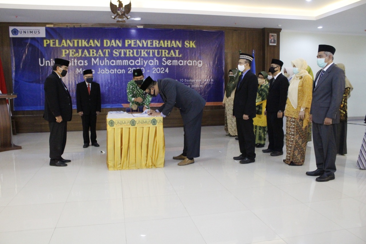 Read more about the article Pelantikan dan Penyerahan SK Pejabat Struktural Universitas Muhammadiyah Semarang masa jabatan 2020 – 2024