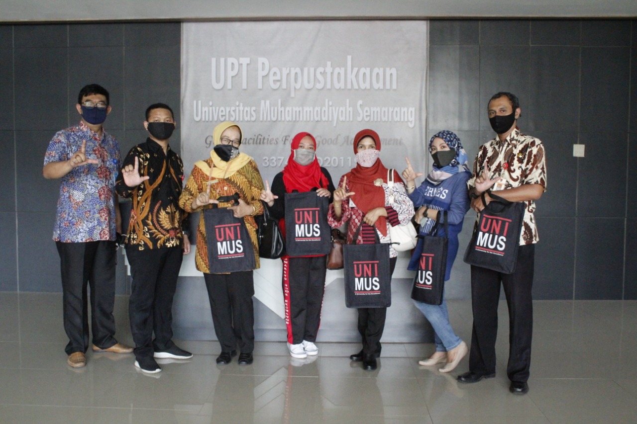 Read more about the article Peprustakaan Unimus terima Kunjungan dari Dinas Arsip dan Perpustakaan Kota Semarang