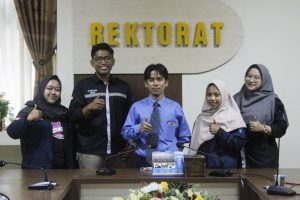 Read more about the article Mahasiswa FMIPA Unimus Kenalkan Teknologi Penyiraman Pertanian Bawang Merah