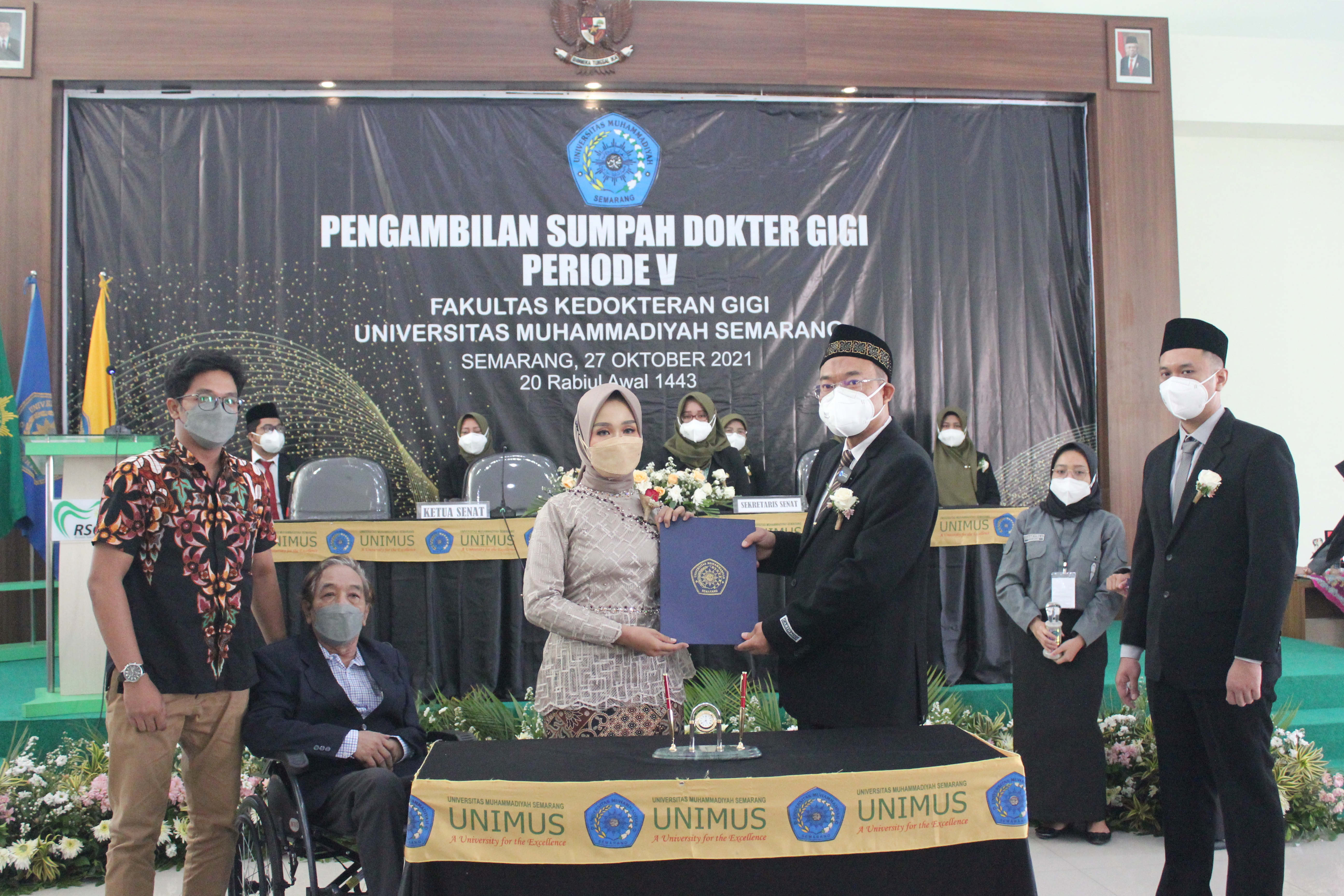 Read more about the article Sumpah Dokter Gigi Periode V FKG Unimus Tahun 2021