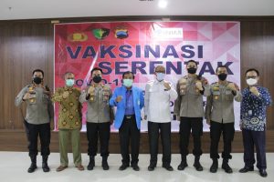Read more about the article Kerjasama dengan RS Bhayangkara, Unimus Adakan Vaksinasi Covid 19