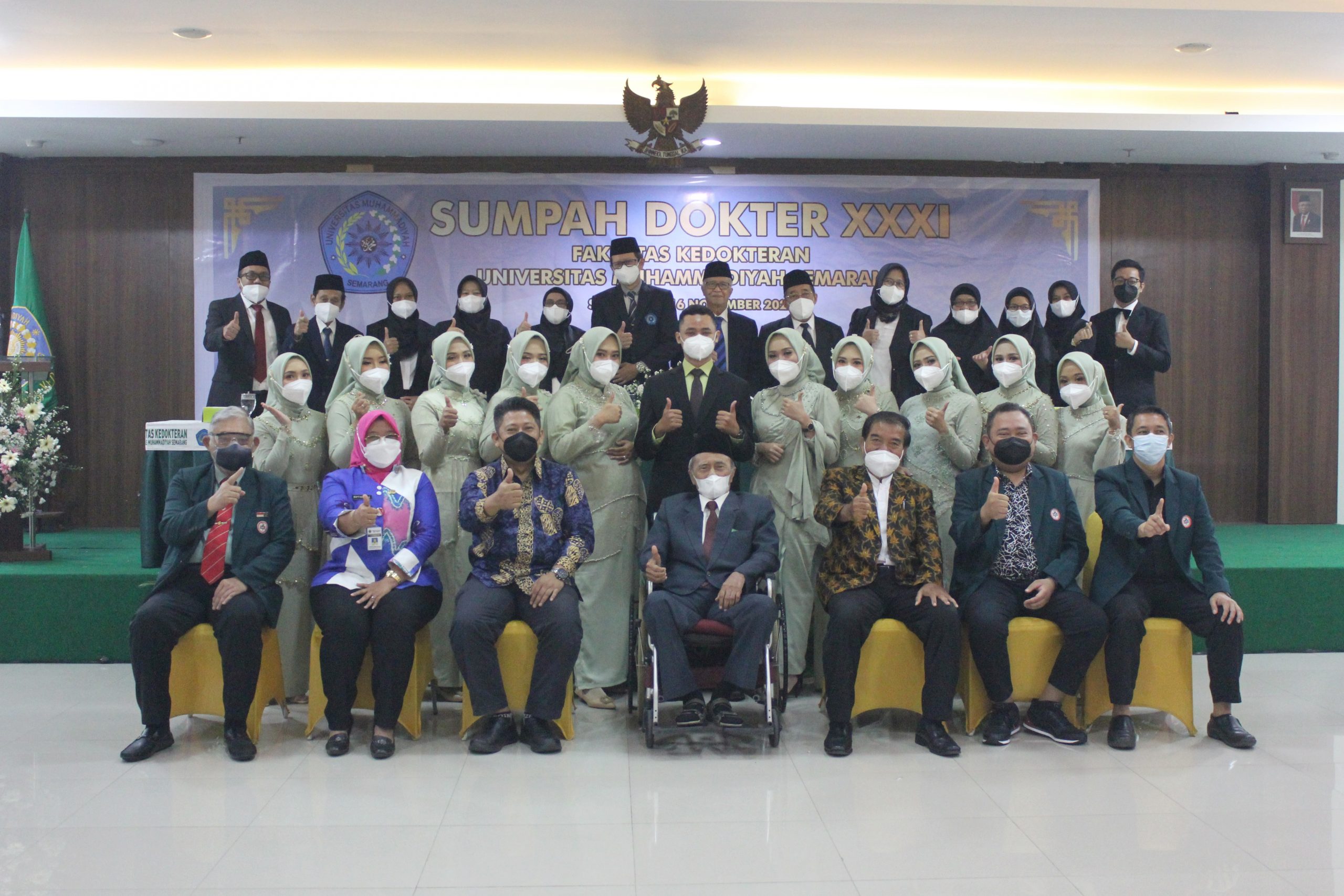 Read more about the article Sumpah Dokter XXXI, FK UNIMUS Ambil Sumpah 11 Dokter Baru