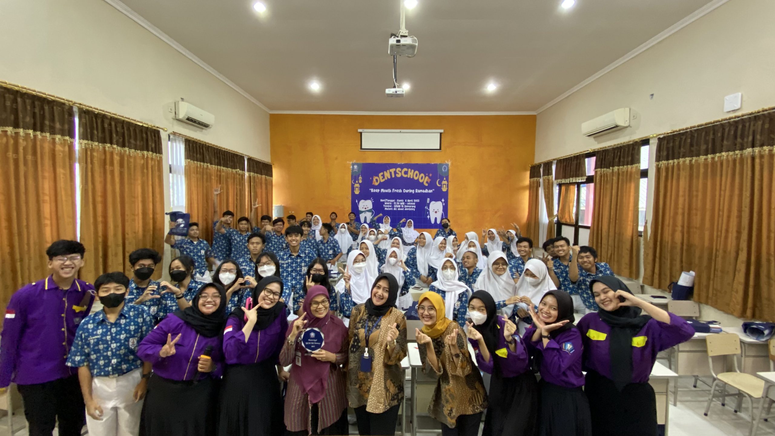 Read more about the article Edukasi Jaga Kesehatan Gigi Saat Puasa, BEM FKG Unimus Gelar Dentshool