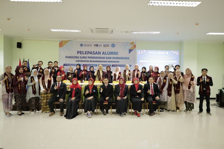 Read more about the article Pelepasan 30 Wisudawan Fakultas Ilmu Pendidikan dan Humaniora UNIMUS