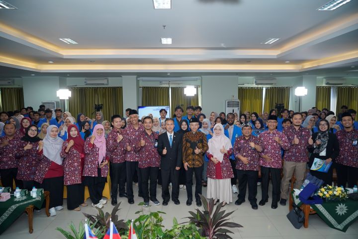 Read more about the article Fakultas Ekonomi Bisnis (FEB) Universitas Muhammadiyah Semarang (Unimus) sukses menggelar Economic and Business International Conference Proceeding (EBiC) 2024