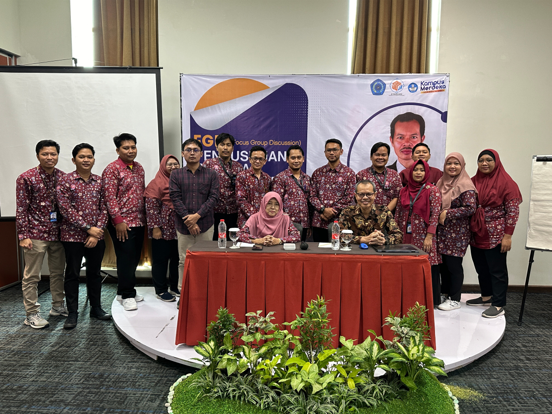 Read more about the article Terima Hibah AKPT Yang Pertama, Prodi Sains Data Unimus Gelar FGD Penyusunan Panduan MBKM Mandiri