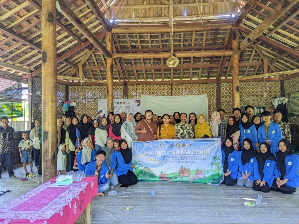 Tingkatkan Minat Baca, Tim PPK Ormawa Himaprosa Launching Pojok Literasi CERIA di Kendal
