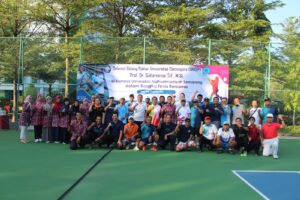 Read more about the article UNIMUS LAKSANAKAN PENANDATANGANAN KERJASAMA DAN TENIS PERSABATAN DENGAN UNDIP