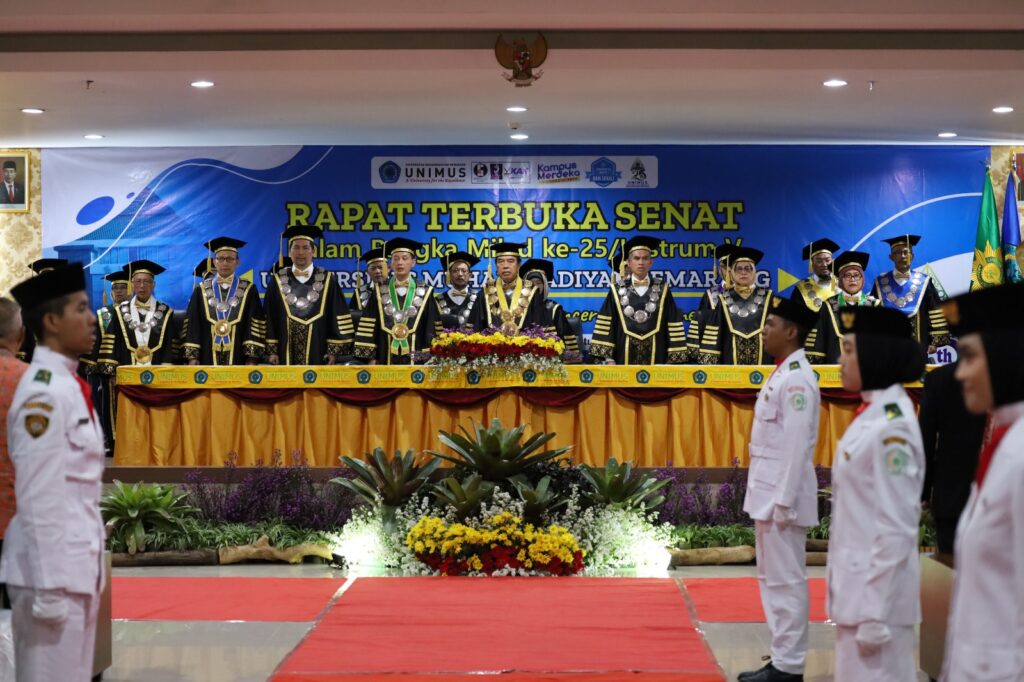 Rapat Terbuka Senat dalam Rangka Peringati Lustrum Ke v dan Milad Ke-25 Tahun Unimus