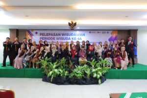 Read more about the article FIPH UNIMUS Gelar Pelepasan 79 Wisudawan periode Wisuda ke-44