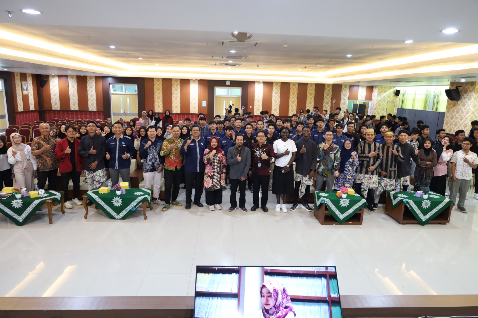 Read more about the article FTIK Unimus berikan Motivasi dan minat Mahasiswa dalam dunia tekhnologi digital melalui kuliah umum Techvolution