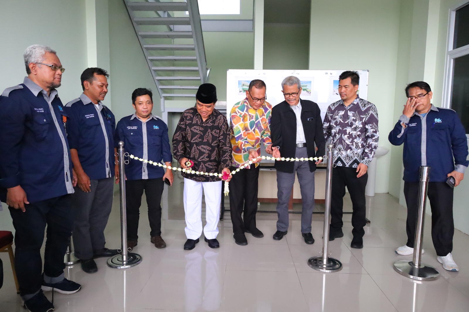 Read more about the article Peresmian Laboratorium Fakultas Teknik dan Ilmu Komputer Universitas Muhammadiyah Semarang