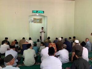 Read more about the article Perdana, Masjid Asy-Syifa Klinik Rawat Inap Unimus Gelar Shalat Jum’at