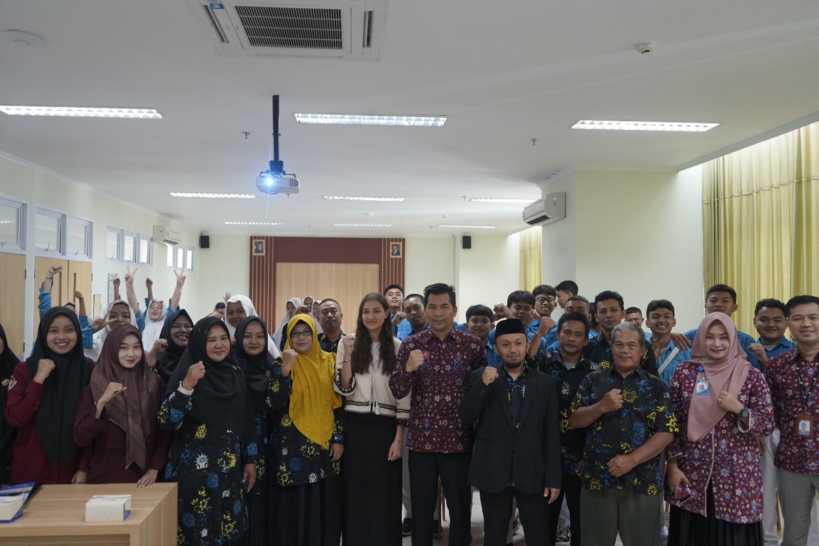 Read more about the article Unimus Terima Kunjungan Studi Banding dari SMA Muhammadiyah 1 Weleri
