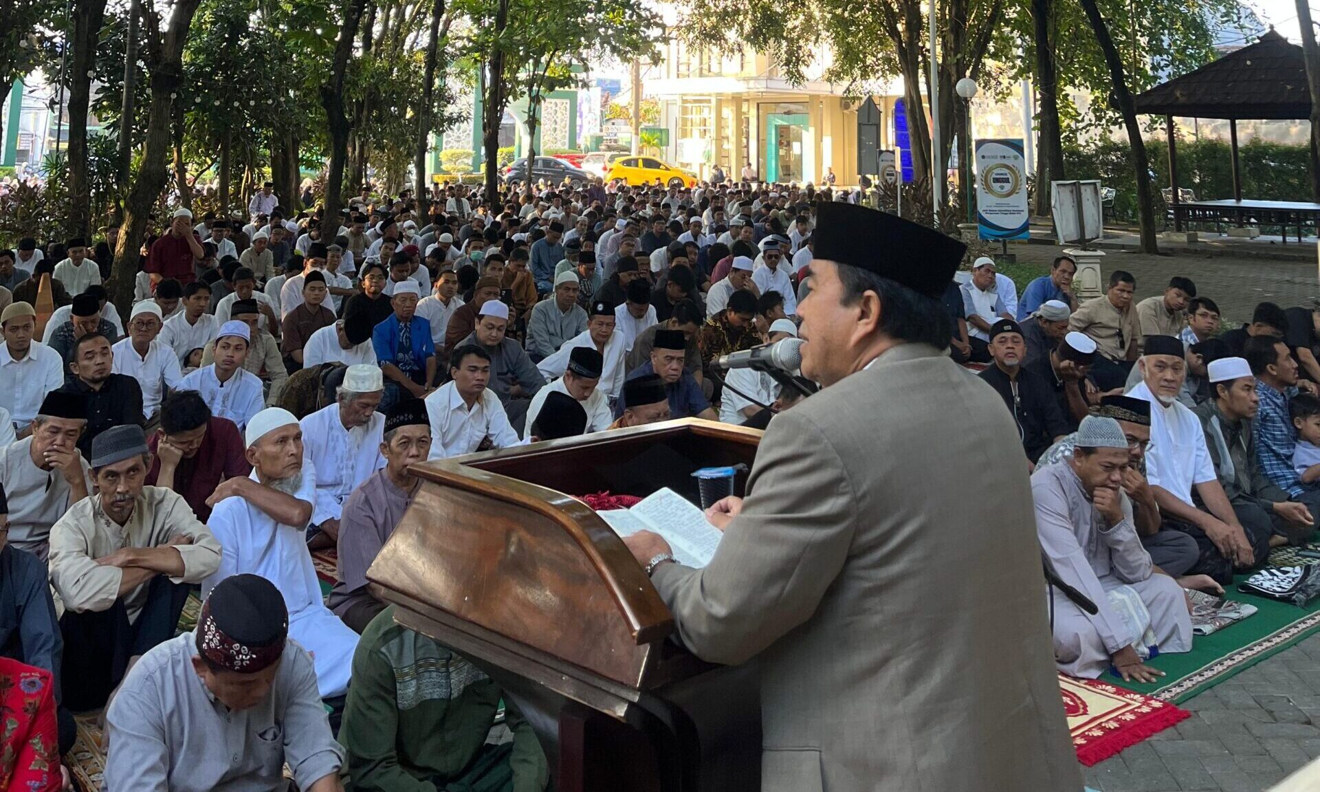 Read more about the article Unimus bersama dengan Takmir Masjid At Taqwa Muhammadiyah Jateng Gelar SHolat Idul Adha 1446 H