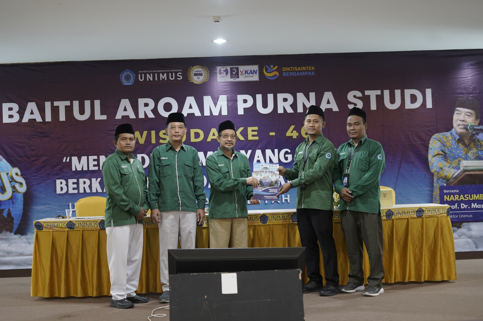 Read more about the article UNIMUS Gelar Baitul Arqam Purna Studi (BAPS) Wisuda ke-46: Bentuk Karakter Alumni yang Unggul dan Berkemajuan