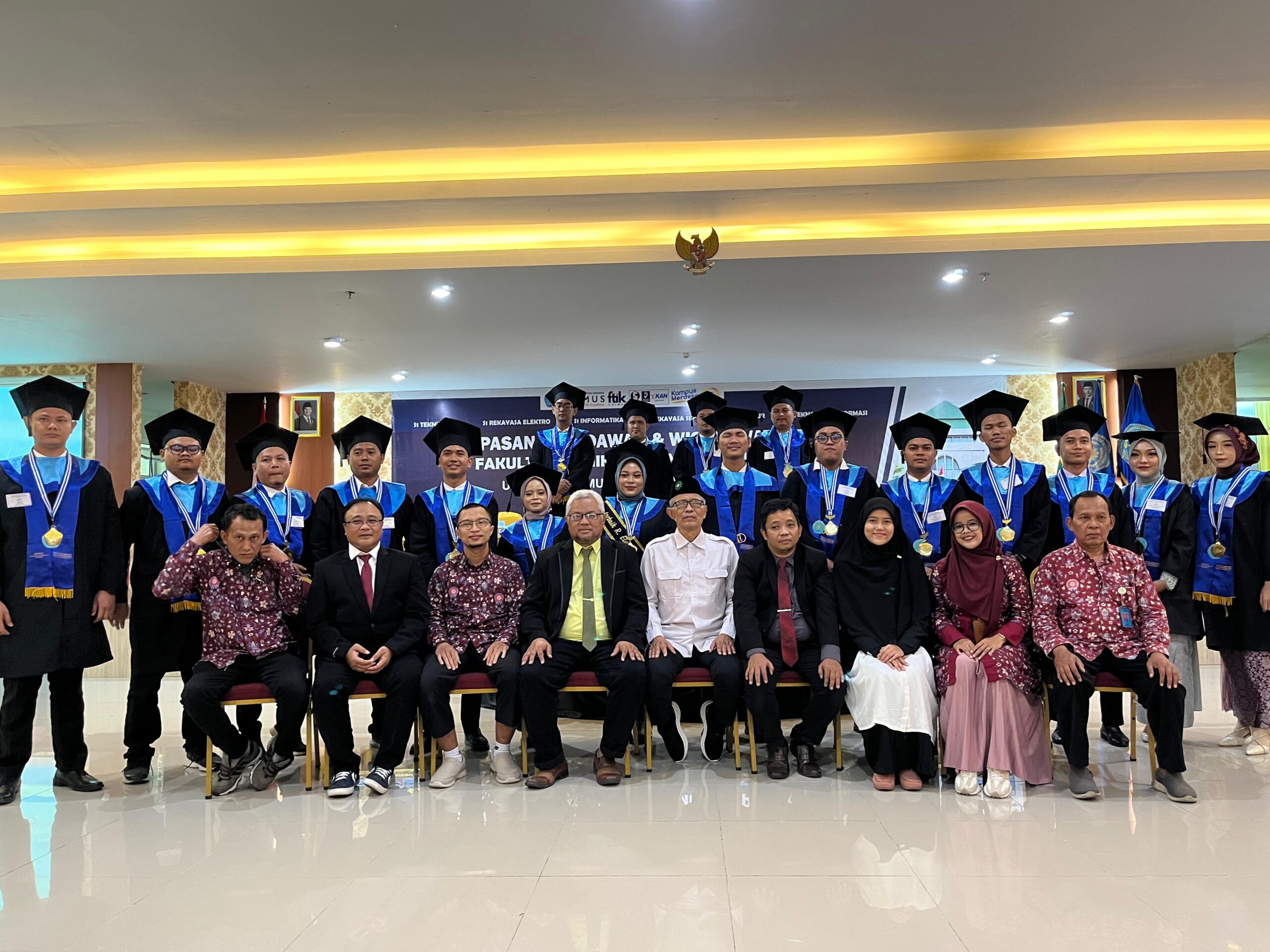 Read more about the article FTIK Unimus Lepas 43 Lulusan pada Wisuda ke-46 Periode Juni 2025