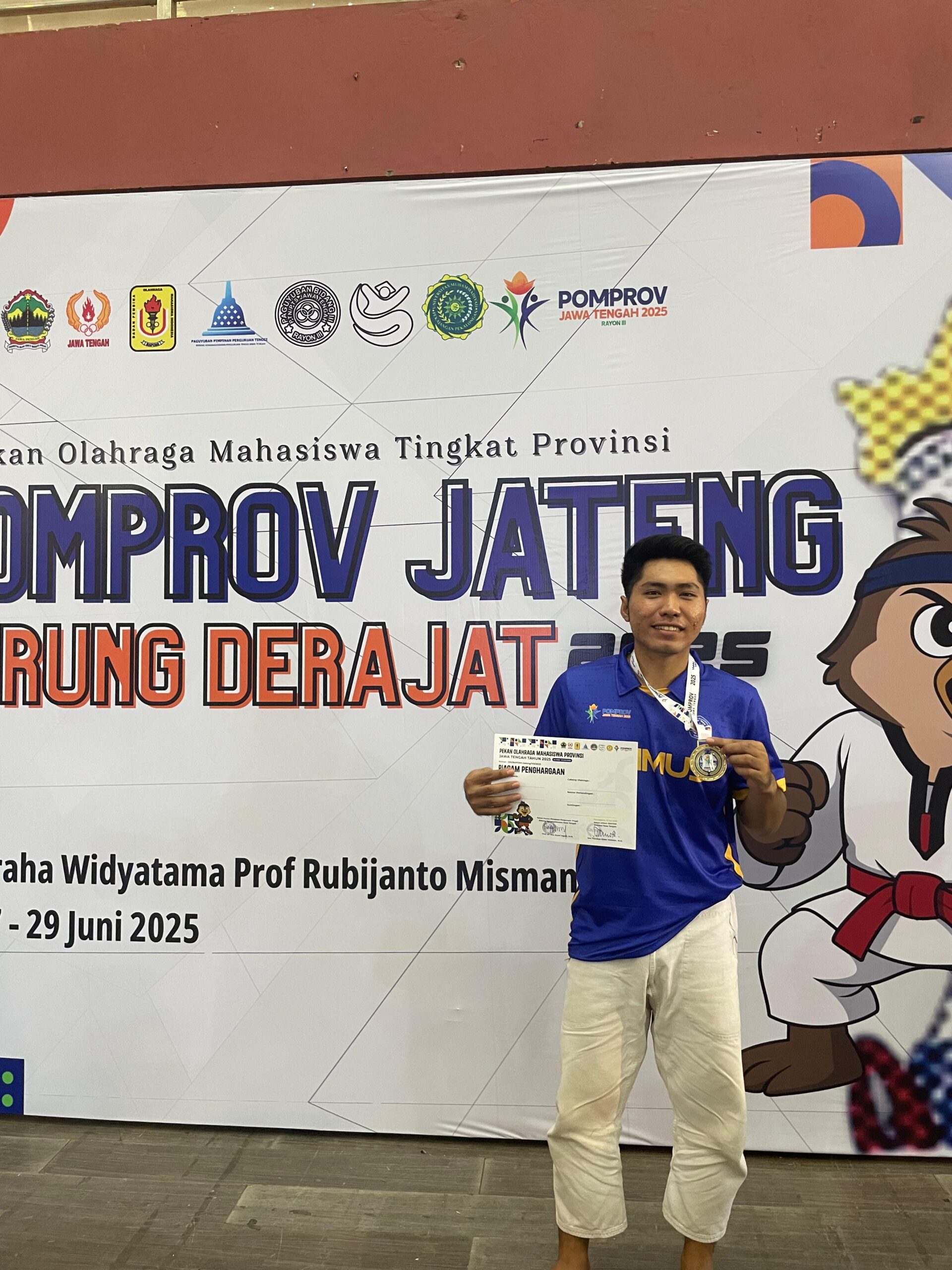 Read more about the article Mahasiswa Informatika UNIMUS Sabet Emas di POMPROV Jateng 2025 Cabor Tarung Derajat