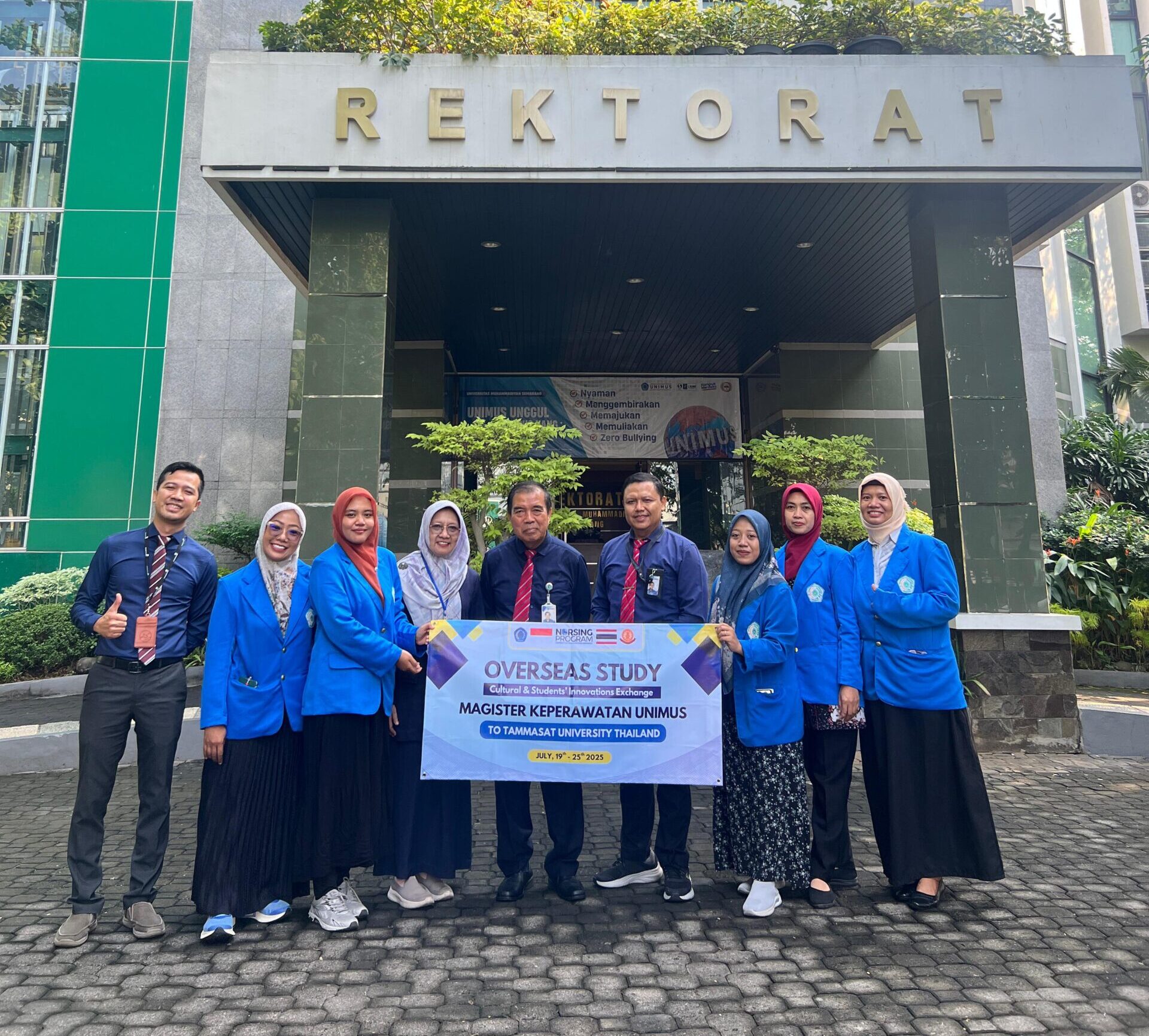 Read more about the article Mahasiswa Magister Keperawatan UNIMUS Ikuti Program Overseas Study di Thailand