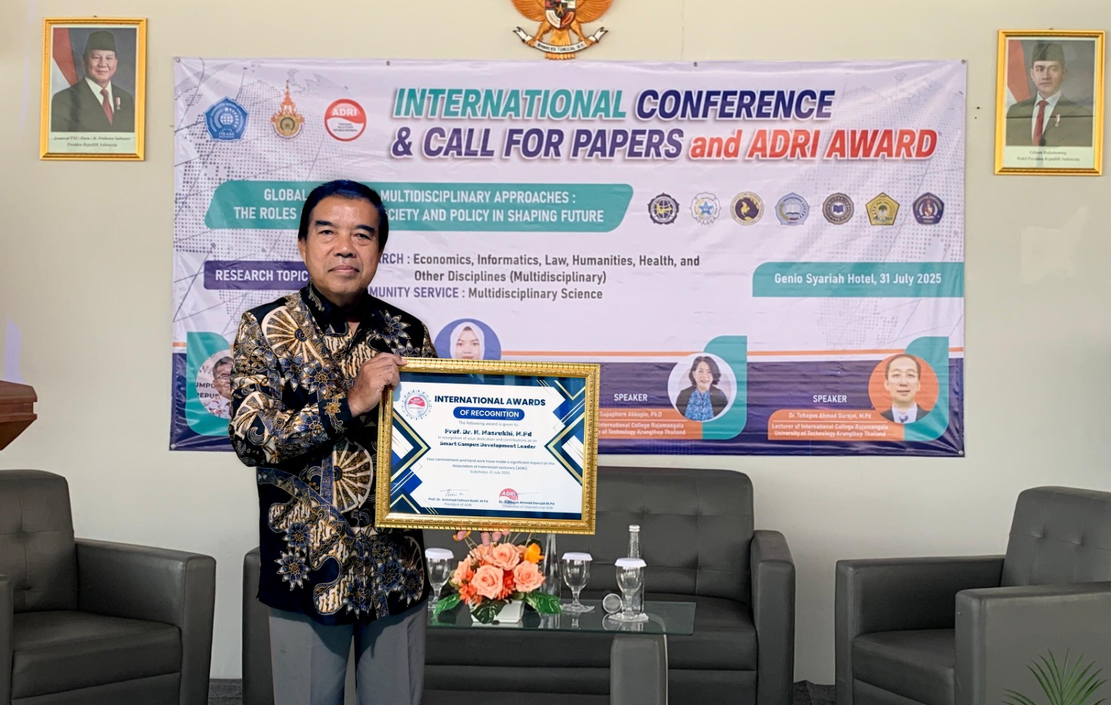 Read more about the article Rektor Unimus Raih Penghargaan ADRI International Award 2025 untuk Pengembangan Smart Campus