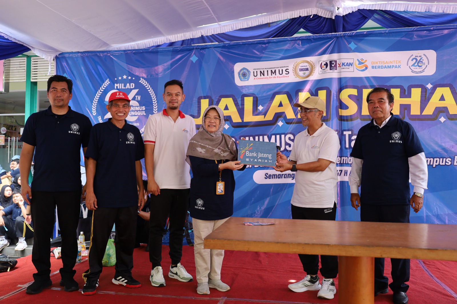 Read more about the article Unimus Gelar Jalan Sehat Semarakkan Milad ke-26 Tahun