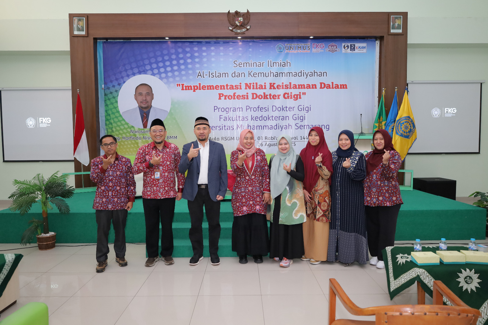 Read more about the article Seminar Ilmiah Al-Islam dan Kemuhammadiyahan FKG Unimus: Implementasi Nilai Keislaman dalam Profesi Dokter Gigi