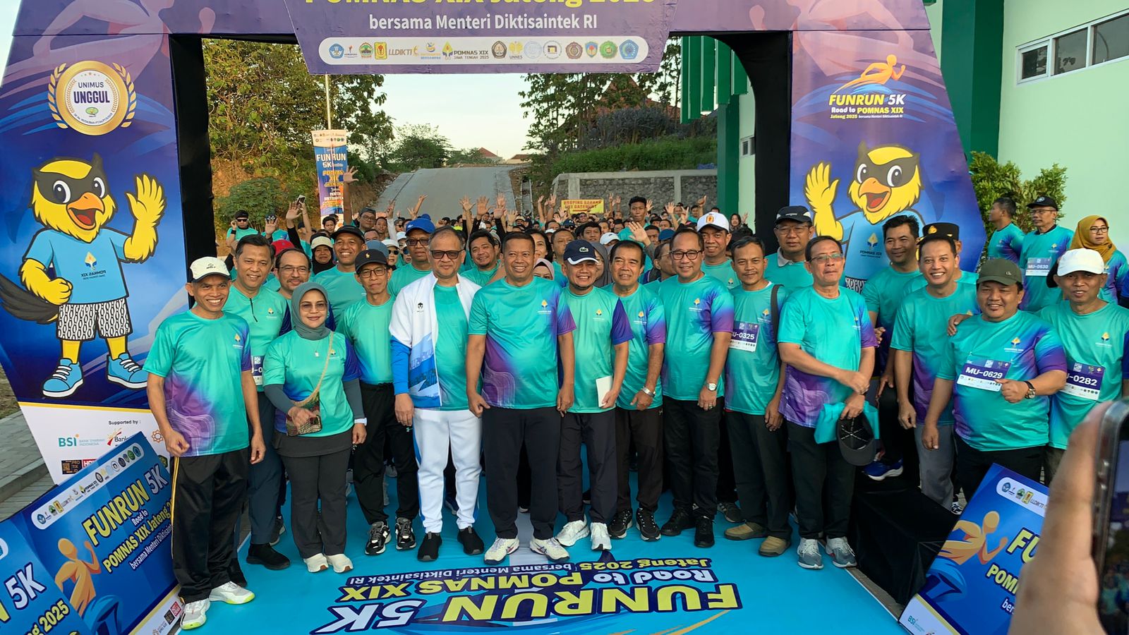 Read more about the article UNIMUS Perkuat Peran Kampus dalam Integrasi Akademik dan Olahraga lewat Funrun Road to Pomnas XIX Jateng 2025