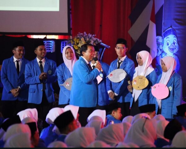 Rektor Bekali Mahasiswa Baru Unimus Nilai Humanisme Profesionalisme, dan Nasionalisme  untuk menjadi Insan Dewasa yang Berkarakter Islami