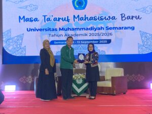 Read more about the article Kepala LLDIKTI VI ajak Mahasiswa Baru Unimus menjadi Mahasiswa 4.0 yang Kreatif, Kritis, dan Adaptif