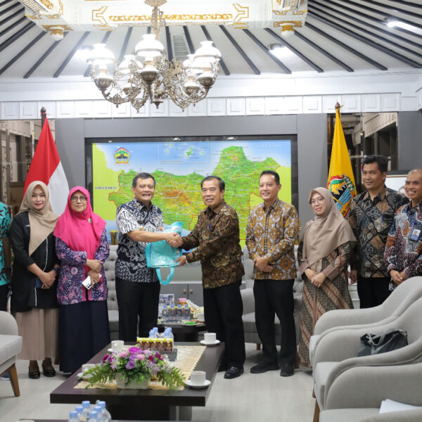 UNIMUS Audiensi dengan Gubernur Jawa Tengah: Komitmen Sukseskan Fun Run 5K POMNAS XIX