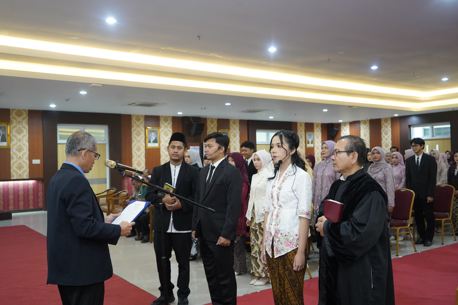Read more about the article Unimus Gelar Sumpah Profesi PPG Gelombang 2 Tahun 2024, Cetak 83 Guru Profesional