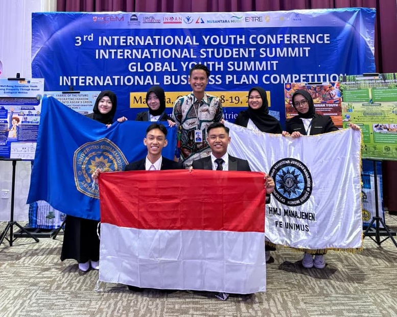 Read more about the article Mahasiswa FEB Unimus Torehkan Prestasi di Ajang Essay Internasional Malaysia