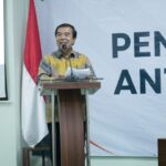 Bulan Sabit di Langit Masjid Nabawi Madinah