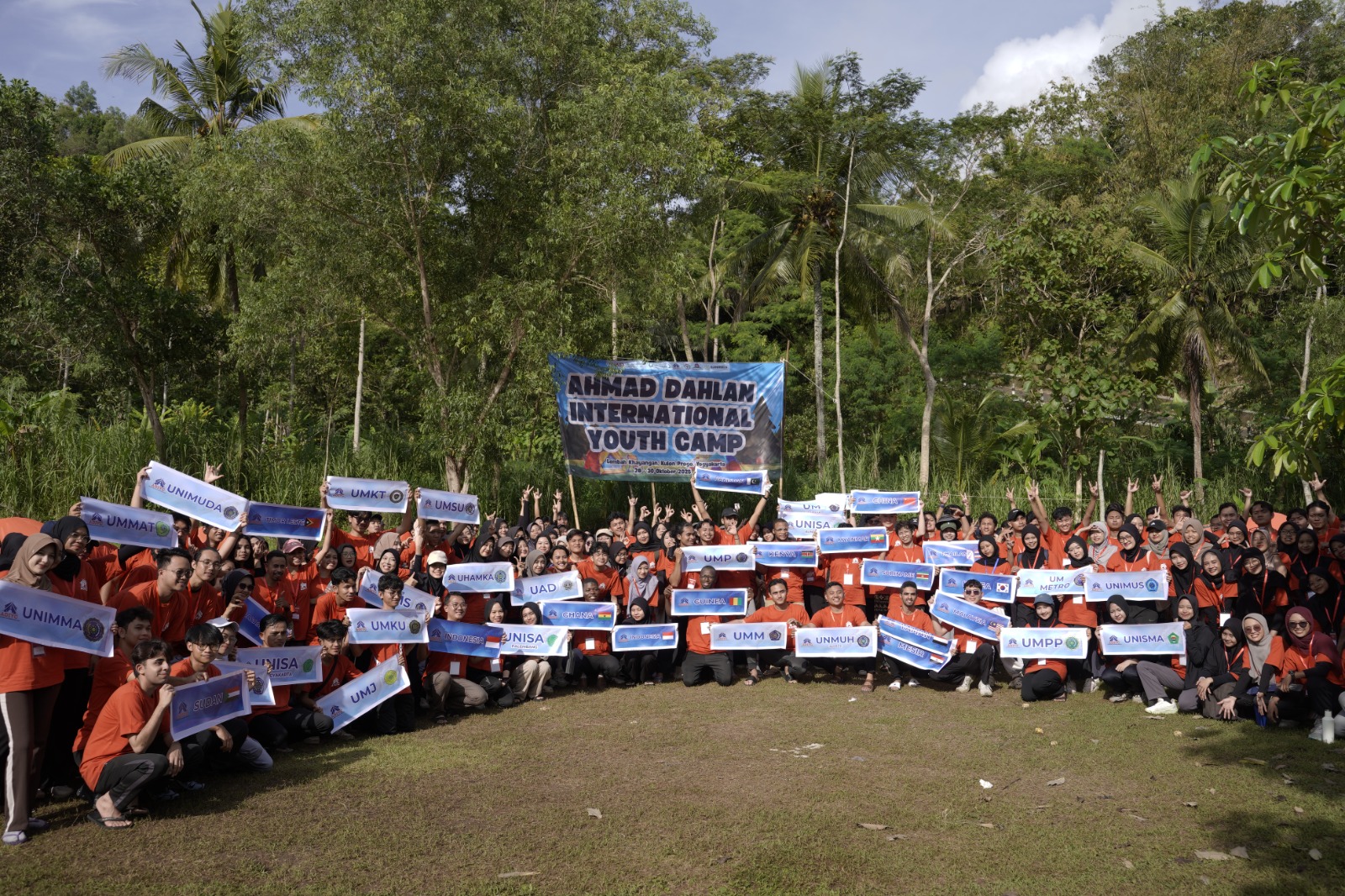 Read more about the article Mahasiswa Unimus Berpartisipasi dalam Ahmad Dahlan International Youth Camp (ADIYC) 2025, Menumbuhkan Jiwa Kepemimpinan Global dan Semangat Kolaborasi Antarbangsa