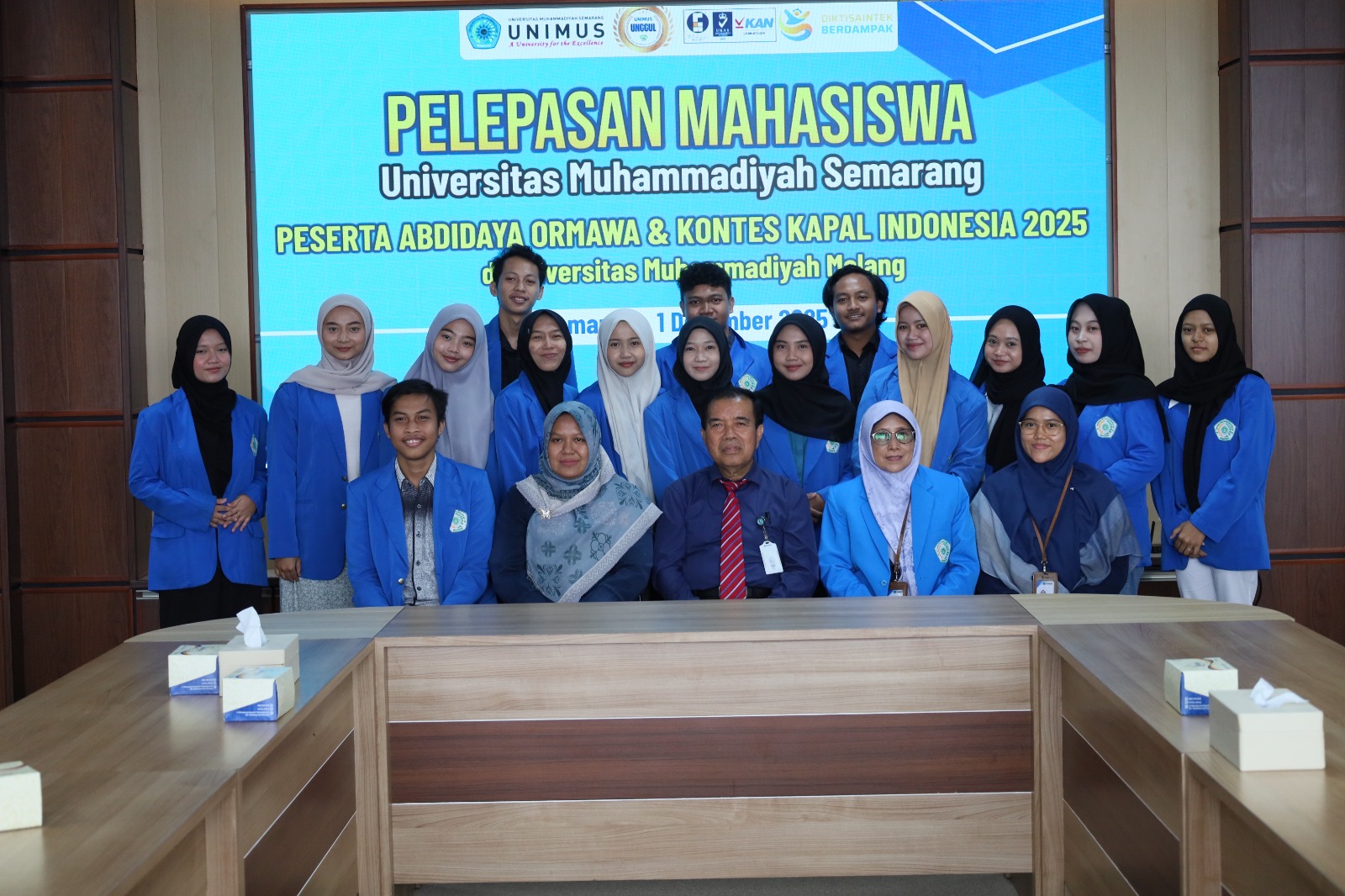 Read more about the article Unimus Lepas Peserta Abdidaya Ormawa dan Kontes Kapal Indonesia 2025